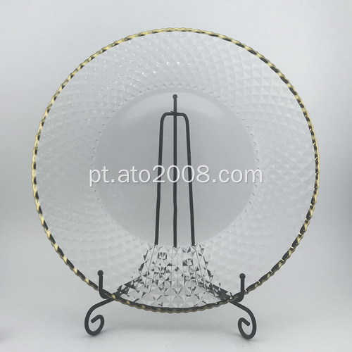 Jantar em prato de vidro transparente com borda dourada (1)